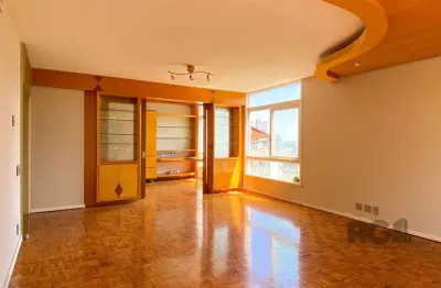 Apartamento com muito conforto e ótima iluminação no moinhos de vento