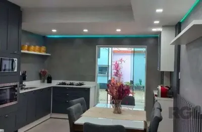 Casa com 2 quartos à venda na Rua Doutor Cláudio Walter Ferreira da Silva, 120, Guarujá, Porto Alegre