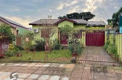 Casa em porto alegre, no bairro ipanema, com 2 dormitório(s), e 2 banheiros, à venda.
