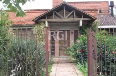 Casa para venda - 260m², 3 dormitórios, sendo 1 suites, 7 vagas - nonoai