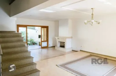 Casa com 3 quartos à venda na Rua Licínio Cardoso, 396, Chácara das Pedras, Porto Alegre