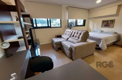 Apartamento stidio com 1 dormitório, 1 vaga de garagem no bairro auxiliadora.