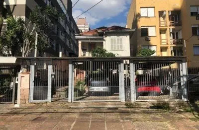 Terreno amplo com 8,80m²x63,50m² de área total, excelente localização no bairro petrópolis