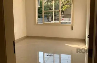 Vende-se belíssimo apartamento 3 suítes, de frente, próximo ao parcão, reformado e com pátio - 194m² - auxiliadora