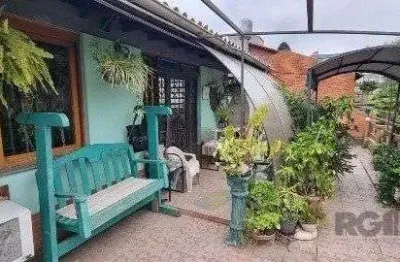 Vende-se ampla casa 6 quartos, 2 suítes, 5 vagas de garagem, churrasqueira e duas entradas individuais - 360m² - chácara das pedras