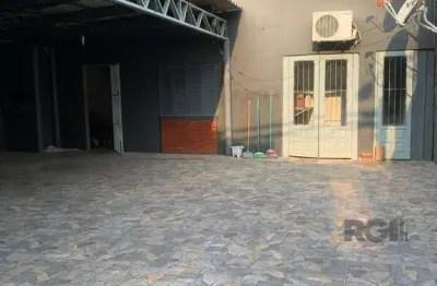 Vende-se casa 3 quartos com suíte e 3 vagas de garagem - 130m² - Jardim Itu Sabará