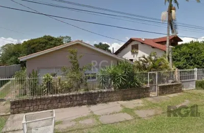 Excelente casa em belém novo na rua eustáquio inácio da silveira próximo ao colégio glicério alves. casa grande com 3 quartos, escritório