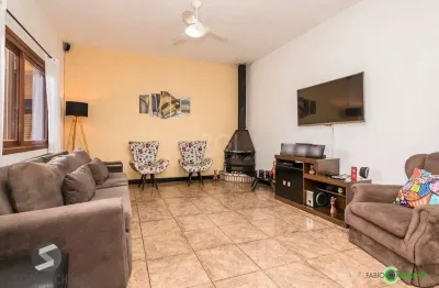 Casa para Venda - 168m², 3 dormitórios, sendo 1 suites, 3 vagas - Medianeira