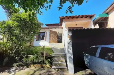 Casa para venda - 122m², 5 dormitórios, sendo 2 suites, 2 vagas - teresópolis