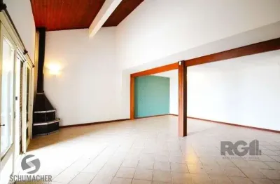 Casa de 200m² - 4 dormitórios, 4 vagas no bairro espírito santo