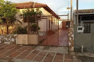 Casa com 3 quartos à venda na Rua Carlos Barone, 174, Passo das Pedras, Porto Alegre
