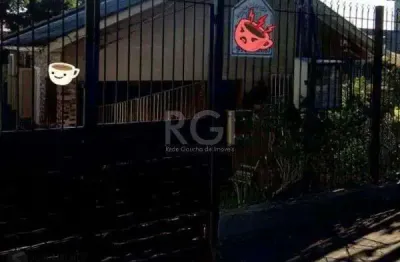 Casa em porto alegre, no bairro espírito santo, com 3 dormitório(s), e 3 banheiros, à venda.