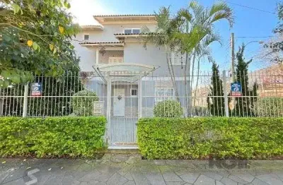 Casa em porto alegre, no bairro espírito santo, com 3 dormitório(s), e 3 banheiros, à venda.