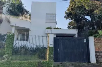 Casa em porto alegre, no bairro espírito santo, com 3 dormitório(s), e 3 banheiros, à venda.