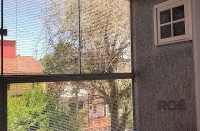 Vende-se casa estilo sobrad, no formado de 2 residencias independentes, 4 quartos com 1 suíte e 2 vagas - 208m² - vila ipiranga