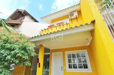 Casa com 3 quartos à venda na Avenida Altos do Santa Rita, 302, Aberta dos Morros, Porto Alegre