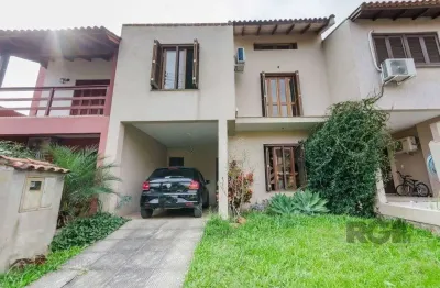 Casa em condomínio, 166m² - 3 dormitórios, 2 vagas no bairro guarujá