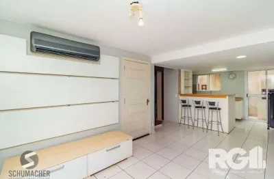 Casa em condomínio com 3 dormitórios, suíte, espaço gourmet.