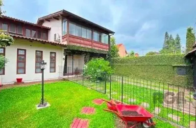 Casa para venda - 235.64m², 3 dormitórios, sendo 1 suites, 3 vagas - guarujá