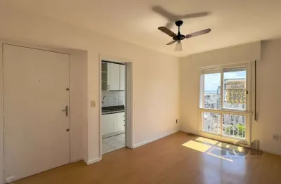 Apartamento 1 dormitório em andar alto com vista para guaíba no centro histórico