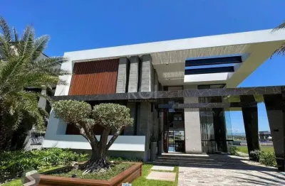 Excepcional sobrado 5 dormitórios com 5 suítes, totalmente mobiliado e ricamente decorado a beira lago em xangrilá, no condomínio enseada.