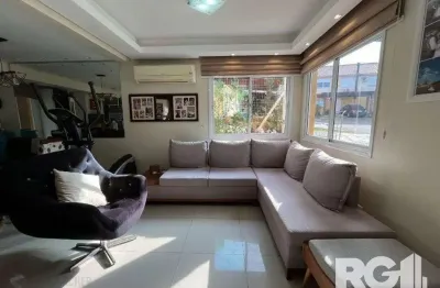 Casa em condomínio fechado com 3 quartos à venda na Rua Adão Gregory, 287, Petrópolis, Porto Alegre