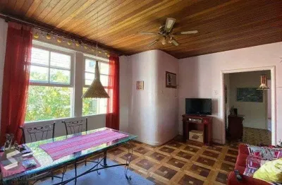 Ótimo apartamento 3 dormitorios de frente com sacada próximo a redenção