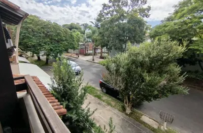 Casa com 3 quartos à venda na Rua Itapitocaí, 1087, Cristal, Porto Alegre
