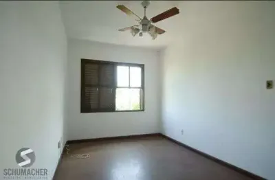 Apartamento no Jardim Botânico de 3 dormitórios e dependência DESOCUPADO