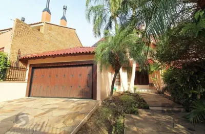 Casa para comprar com 4 dormitórios, uma suíte e 4 vagas no bairro chácara das pedras.