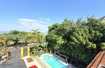 Casa com 3 quartos à venda na Avenida Guaíba, 4670, Vila Assunção, Porto Alegre