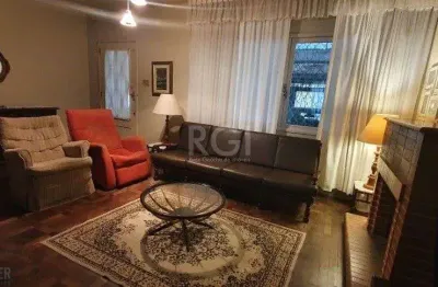 Casa com 3 quartos à venda na Rua Sinimbú, 238, Petrópolis, Porto Alegre