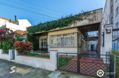 Casa com 3 quartos à venda na Rua João Abbott, 276, Petrópolis, Porto Alegre