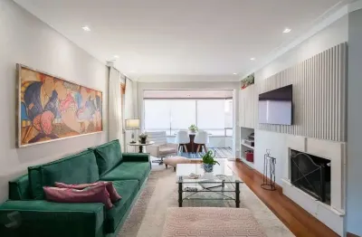 Vende-se apartamento com 3 quartos (1 suíte), 2 vagas e 171 m² -bela vista