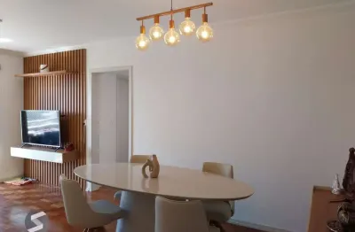 Apartamento de 2 dormitórios com vaga de garagem e sacada no Bairro Santana