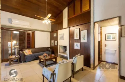 Casa com 3 quartos à venda na Rua Cariri, 285, Vila Assunção, Porto Alegre