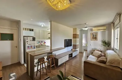 Apartamento 2 dormitórios mobiliado com vaga e elevador no alto petrópolis