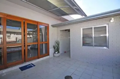 Cobertura semimobiliada com vista incrível e espaço gourmet amplo