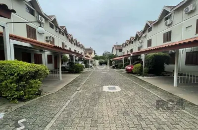 Casa em condominio no bairro Tristeza de 3 dormitórios e vaga