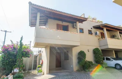 Casa em condomínio de 105m² - 2 dormitórios e 1 vaga no bairro guarujá