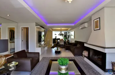 Casa com 4 quartos à venda na Rua Comendador Creidy, 428, Chácara das Pedras, Porto Alegre