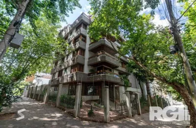 Apartamento reformado! com 3 dorm, sendo 1 suíte, 2 vagas na rua corte real.