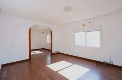 Casa com 3 quartos à venda na Rua Luiz Cosme, 469, Passo da Areia, Porto Alegre
