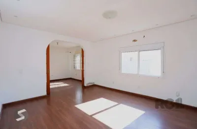 Casa com 3 quartos à venda na Rua Luiz Cosme, 469, Passo da Areia, Porto Alegre