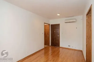 Vende-se apartamento com 2 quartos(1 suíte) e 68m² - petrópolis