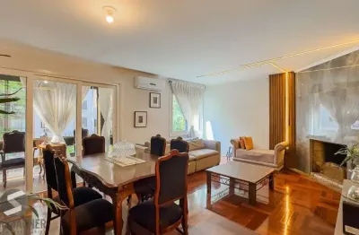 Cobertura com 3 quartos (2 suítes) e 2 vagas de garagem no bairro petrópolis