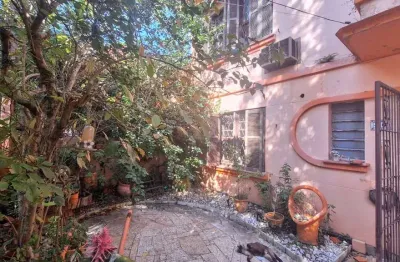 Casa com 5 quartos à venda na Rua Santos Neto, 110, Petrópolis, Porto Alegre