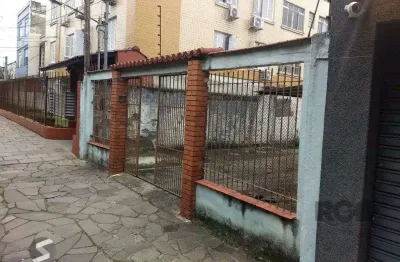Terreno comercial à venda na Travessa Azevedo, 250, Floresta, Porto Alegre