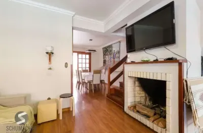 Casa em condomínio de 3 dormitórios sendo 1 suíte e 2 vagas de garagem no bairro pedra redonda, zona sul de porto alegre, rs.