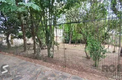 Terreno plano com 24,90m de frente, localizado no bairro serraria.